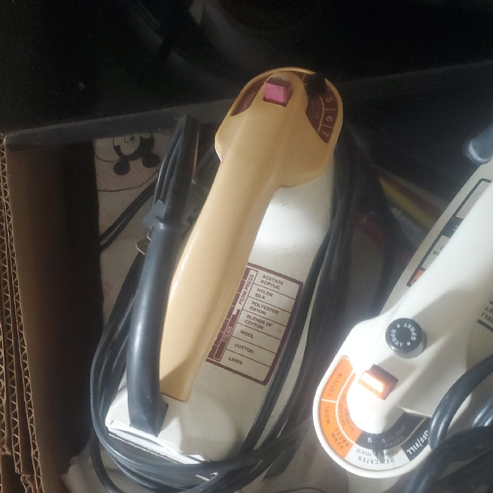 Black & Decker Iron with Tan and White Design